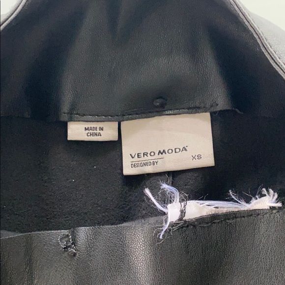 Pleather leggings good condition - Picture 3 of 4